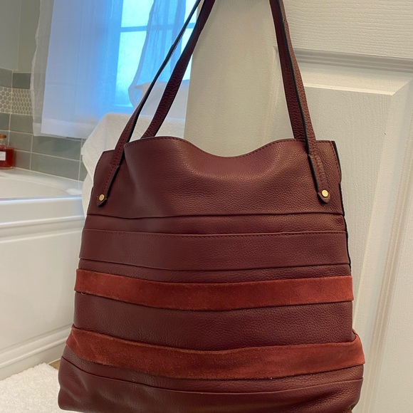 Radley London Tote Bag, approx 14” wide, 13” tall, 4.5” deep, 9.5” strap drop - Picture 3 of 7